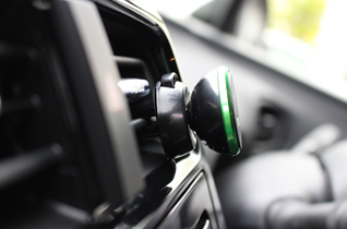 MAGNETIC CAR MOUNT HOLDER picture2